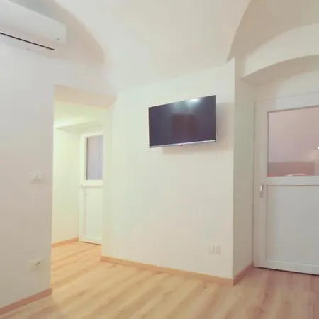 Casa Pepi Center * San Remo