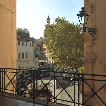 Casa Pepi Center Appartement San Remo