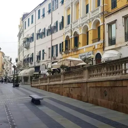Casa Pepi Center * San Remo